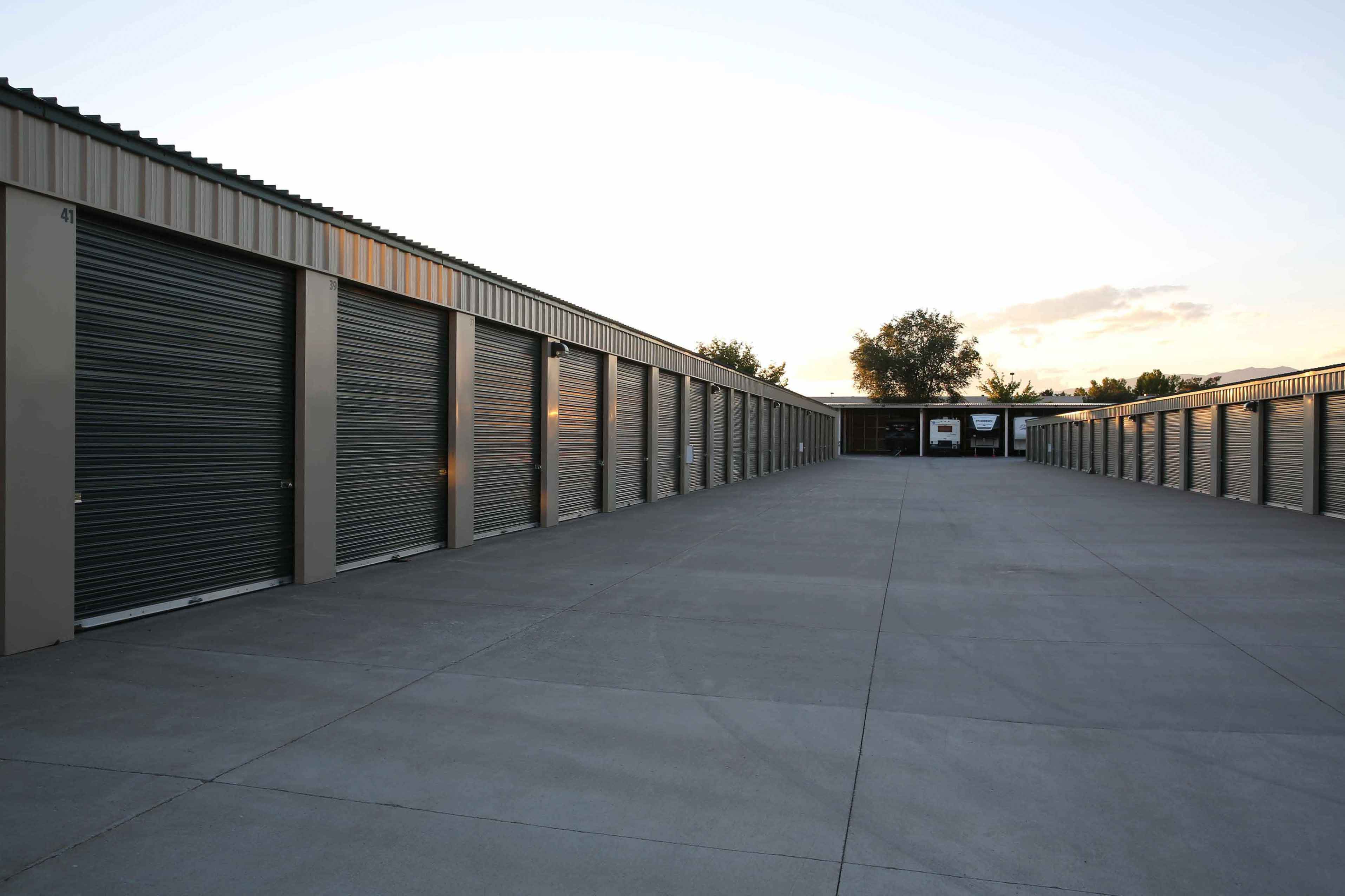 longley corners storage units